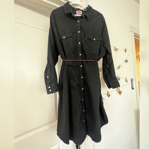 Levi’s - Plus Size Black Distressed Jean Dress - 3x